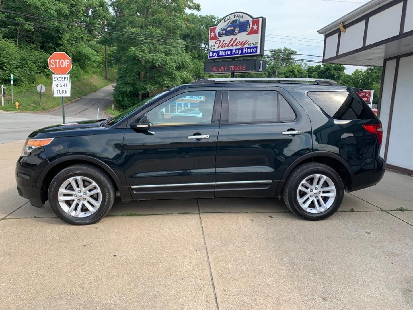 2014 BLACK FORD EXPLORER XLT (1FM5K8D8XEG) with an 3.5L engine, Automatic transmission, located at 503 First Street, Canonsburg, PA, 15317, (724) 745-0566, 40.266006, -80.178413 - Photo#1