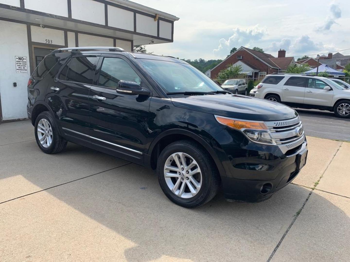 2014 BLACK FORD EXPLORER XLT (1FM5K8D8XEG) with an 3.5L engine, Automatic transmission, located at 503 First Street, Canonsburg, PA, 15317, (724) 745-0566, 40.266006, -80.178413 - Photo#6