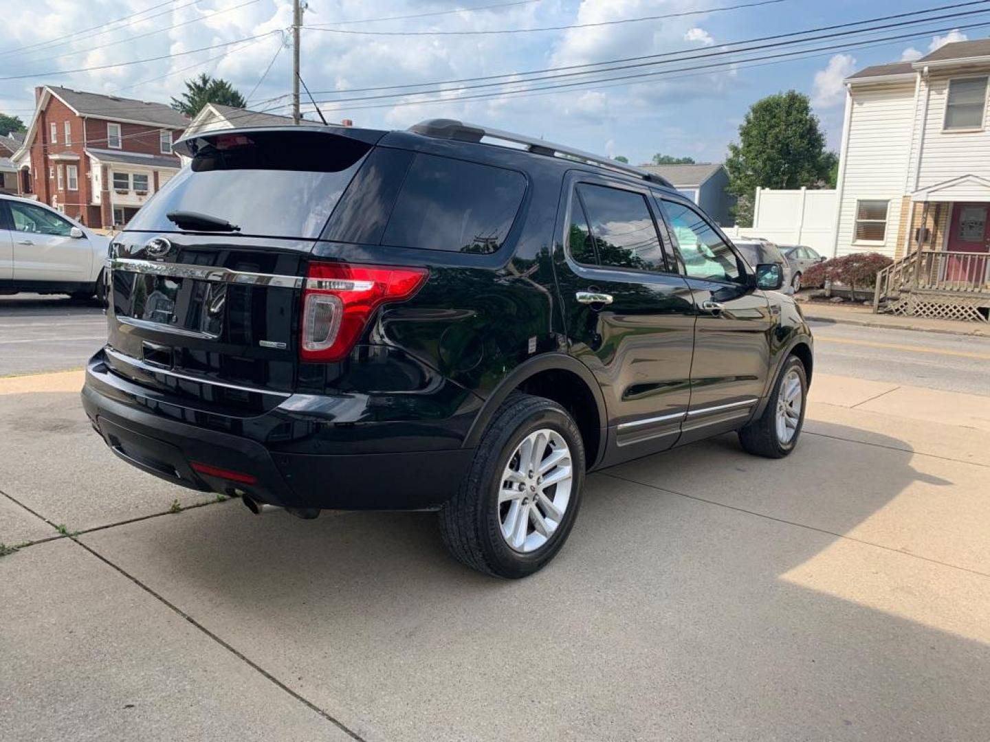 2014 BLACK FORD EXPLORER XLT (1FM5K8D8XEG) with an 3.5L engine, Automatic transmission, located at 503 First Street, Canonsburg, PA, 15317, (724) 745-0566, 40.266006, -80.178413 - Photo#7