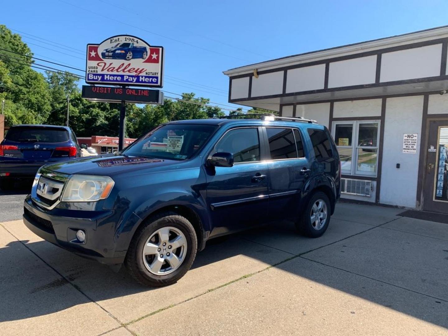 2011 BLUE HONDA PILOT EXL (5FNYF4H57BB) with an 3.5L engine, Automatic transmission, located at 503 First Street, Canonsburg, PA, 15317, (724) 745-0566, 40.266006, -80.178413 - Photo#0