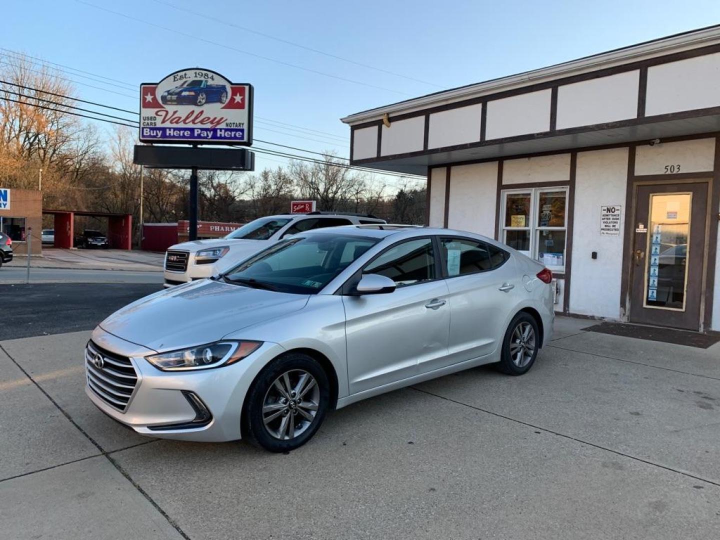 2017 SILVER HYUNDAI ELANTRA SE (5NPD84LF4HH) with an 2.0L engine, Automatic transmission, located at 503 First Street, Canonsburg, PA, 15317, (724) 745-0566, 40.266006, -80.178413 - CARFAX AVAILABLE! SUNROOF, BACK UP CAMERA, AM/FM/SIRIUS XM/AUX/USB, HEATED SEATS, HANDS FREE CALLING WITH CONTROLS ON STEERING WHEEL, POWER SIDE MIRRORS WITH BLIND SPOT INDICATORS, POWER DRIVER'S SEAT, UNIVERSAL GARAGE DOOR OPENER WE FINANCE! FAST AND EASY APPROVALS! CALL US OR APPLY ONLINE: 724 - Photo#0