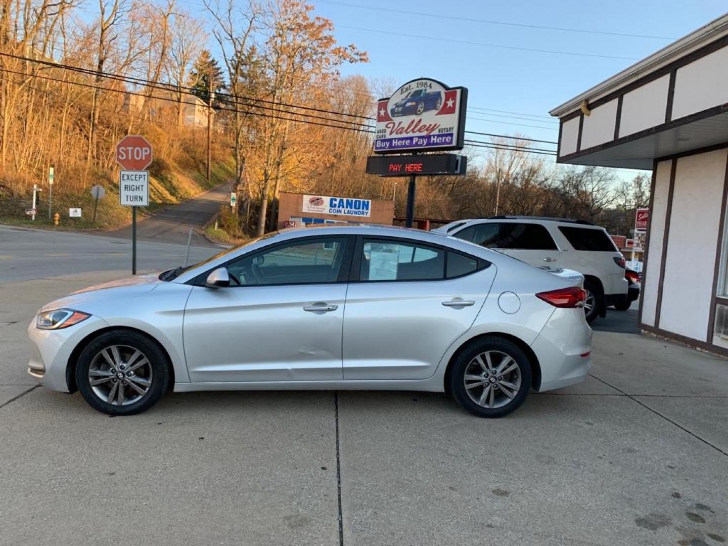 2017 SILVER HYUNDAI ELANTRA SE (5NPD84LF4HH) with an 2.0L engine, Automatic transmission, located at 503 First Street, Canonsburg, PA, 15317, (724) 745-0566, 40.266006, -80.178413 - CARFAX AVAILABLE! SUNROOF, BACK UP CAMERA, AM/FM/SIRIUS XM/AUX/USB, HEATED SEATS, HANDS FREE CALLING WITH CONTROLS ON STEERING WHEEL, POWER SIDE MIRRORS WITH BLIND SPOT INDICATORS, POWER DRIVER'S SEAT, UNIVERSAL GARAGE DOOR OPENER WE FINANCE! FAST AND EASY APPROVALS! CALL US OR APPLY ONLINE: 724 - Photo#1