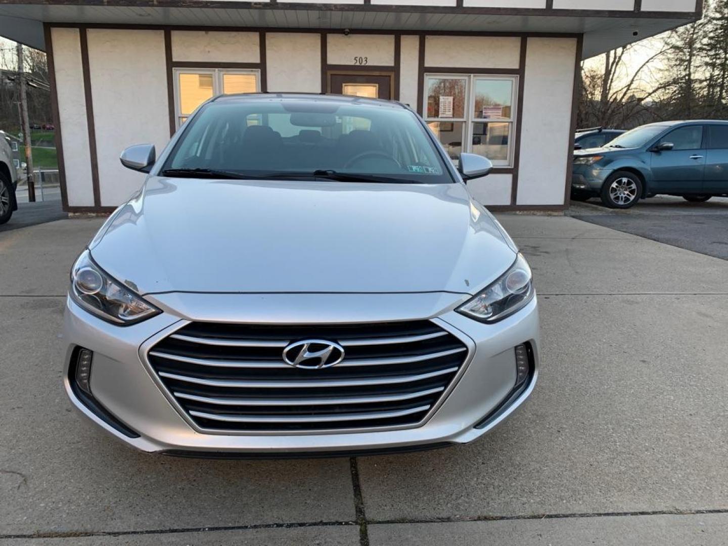 2017 SILVER HYUNDAI ELANTRA SE (5NPD84LF4HH) with an 2.0L engine, Automatic transmission, located at 503 First Street, Canonsburg, PA, 15317, (724) 745-0566, 40.266006, -80.178413 - CARFAX AVAILABLE! SUNROOF, BACK UP CAMERA, AM/FM/SIRIUS XM/AUX/USB, HEATED SEATS, HANDS FREE CALLING WITH CONTROLS ON STEERING WHEEL, POWER SIDE MIRRORS WITH BLIND SPOT INDICATORS, POWER DRIVER'S SEAT, UNIVERSAL GARAGE DOOR OPENER WE FINANCE! FAST AND EASY APPROVALS! CALL US OR APPLY ONLINE: 724 - Photo#7