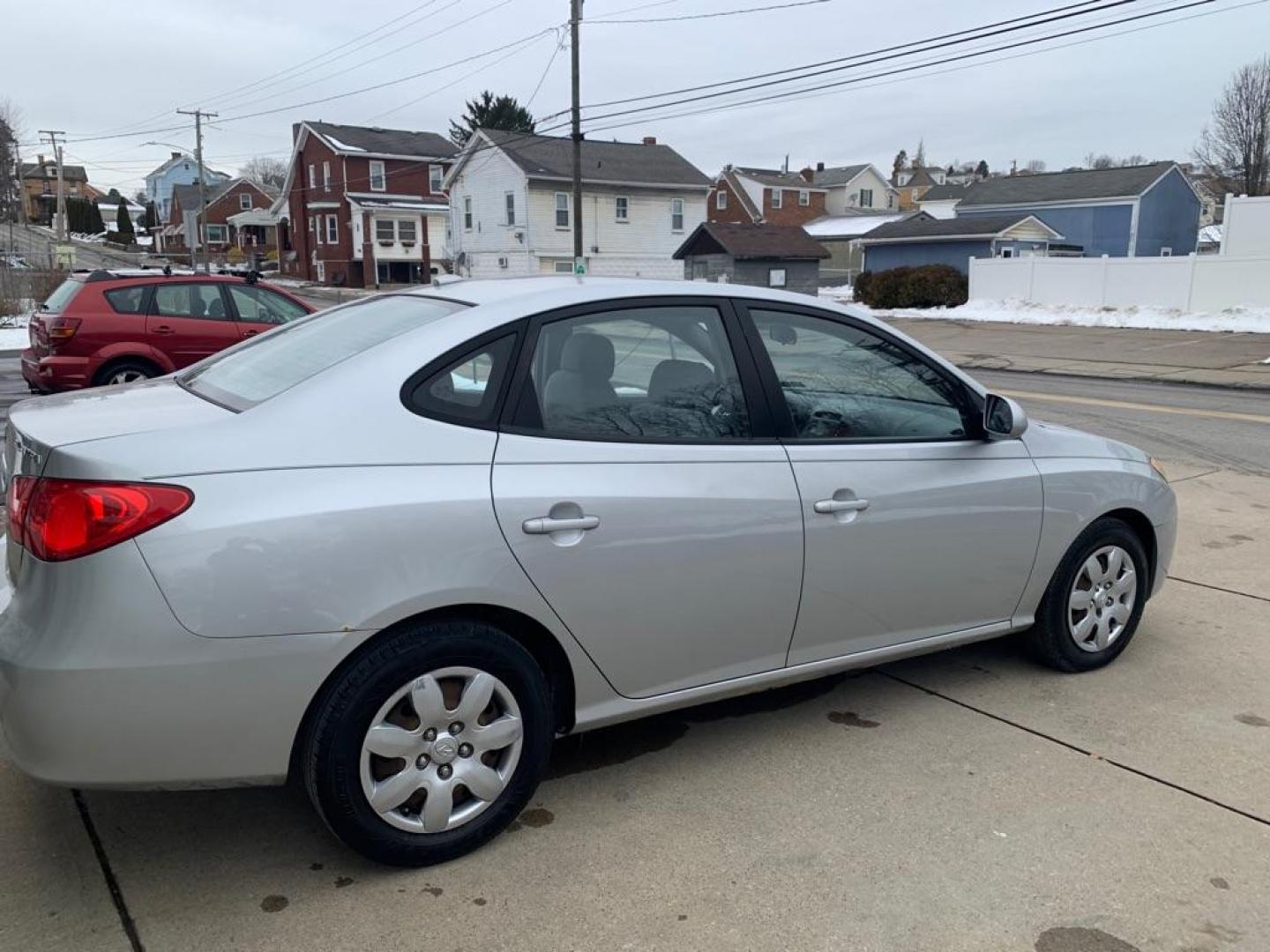 2008 SILVER HYUNDAI ELANTRA GLS (KMHDU46D88U) with an 2.0L engine, Automatic transmission, located at 503 First Street, Canonsburg, PA, 15317, (724) 745-0566, 40.266006, -80.178413 - Photo#3