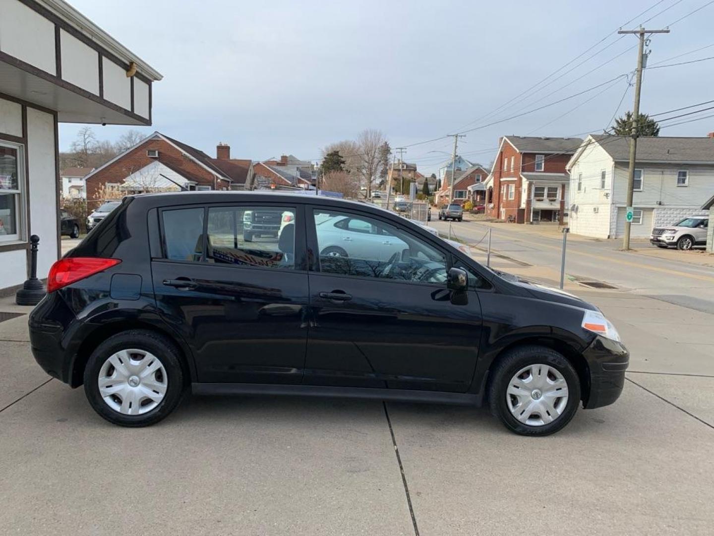 2011 BLACK NISSAN VERSA S (3N1BC1CP0BL) with an 1.8L engine, Automatic transmission, located at 503 First Street, Canonsburg, PA, 15317, (724) 745-0566, 40.266006, -80.178413 - Photo#5