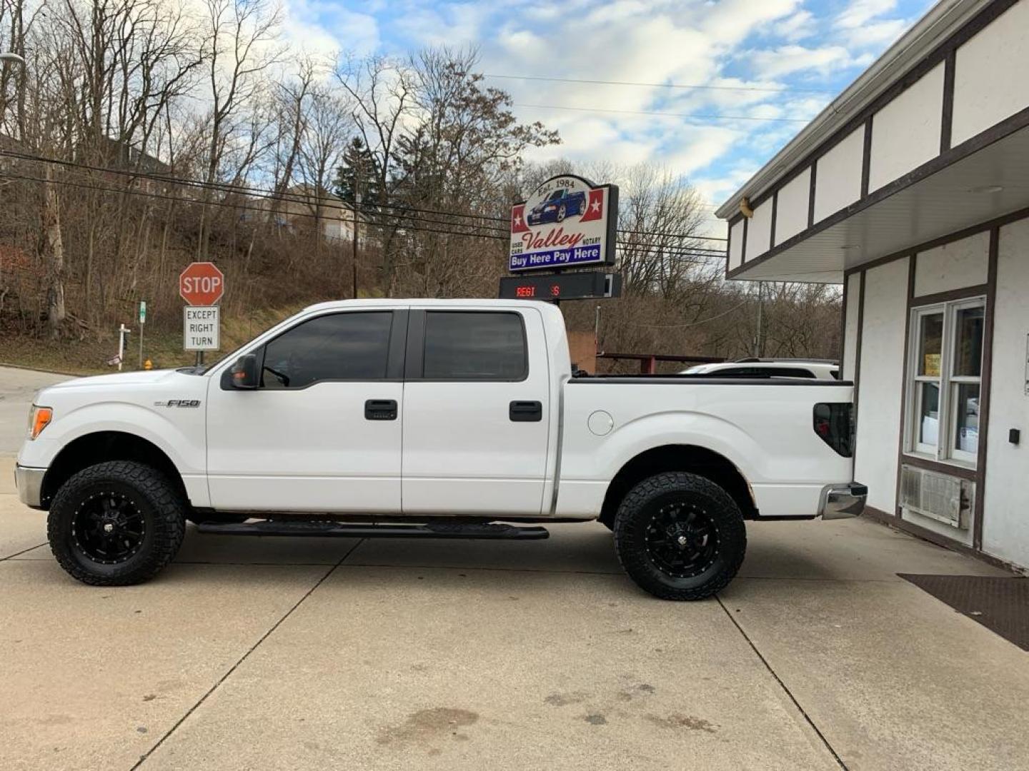 2013 WHITE FORD F150 SUPERCREW (1FTFW1EF1DF) with an 5.0L engine, Automatic transmission, located at 503 First Street, Canonsburg, PA, 15317, (724) 745-0566, 40.266006, -80.178413 - Photo#1