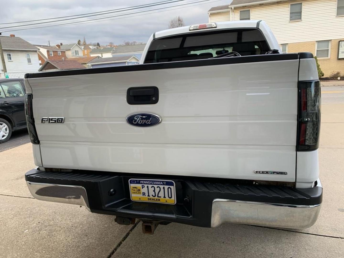 2013 WHITE FORD F150 SUPERCREW (1FTFW1EF1DF) with an 5.0L engine, Automatic transmission, located at 503 First Street, Canonsburg, PA, 15317, (724) 745-0566, 40.266006, -80.178413 - Photo#3