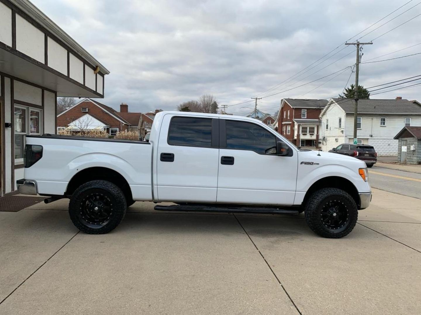 2013 WHITE FORD F150 SUPERCREW (1FTFW1EF1DF) with an 5.0L engine, Automatic transmission, located at 503 First Street, Canonsburg, PA, 15317, (724) 745-0566, 40.266006, -80.178413 - Photo#6