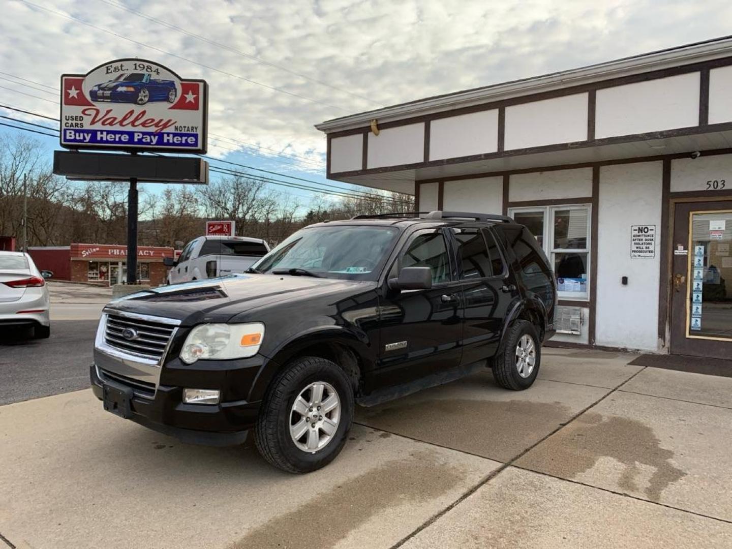 2008 BLACK FORD EXPLORER XLT (1FMEU73E28U) with an 4.0L engine, Automatic transmission, located at 503 First Street, Canonsburg, PA, 15317, (724) 745-0566, 40.266006, -80.178413 - Photo#0