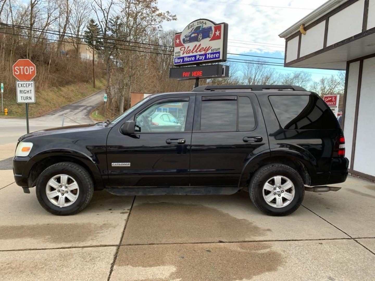 2008 BLACK FORD EXPLORER XLT (1FMEU73E28U) with an 4.0L engine, Automatic transmission, located at 503 First Street, Canonsburg, PA, 15317, (724) 745-0566, 40.266006, -80.178413 - Photo#1