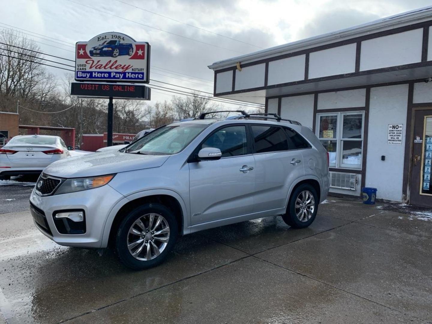 2011 SILVER KIA SORENTO SX (5XYKWDA26BG) with an 3.5L engine, Automatic transmission, located at 503 First Street, Canonsburg, PA, 15317, (724) 745-0566, 40.266006, -80.178413 - Photo#0