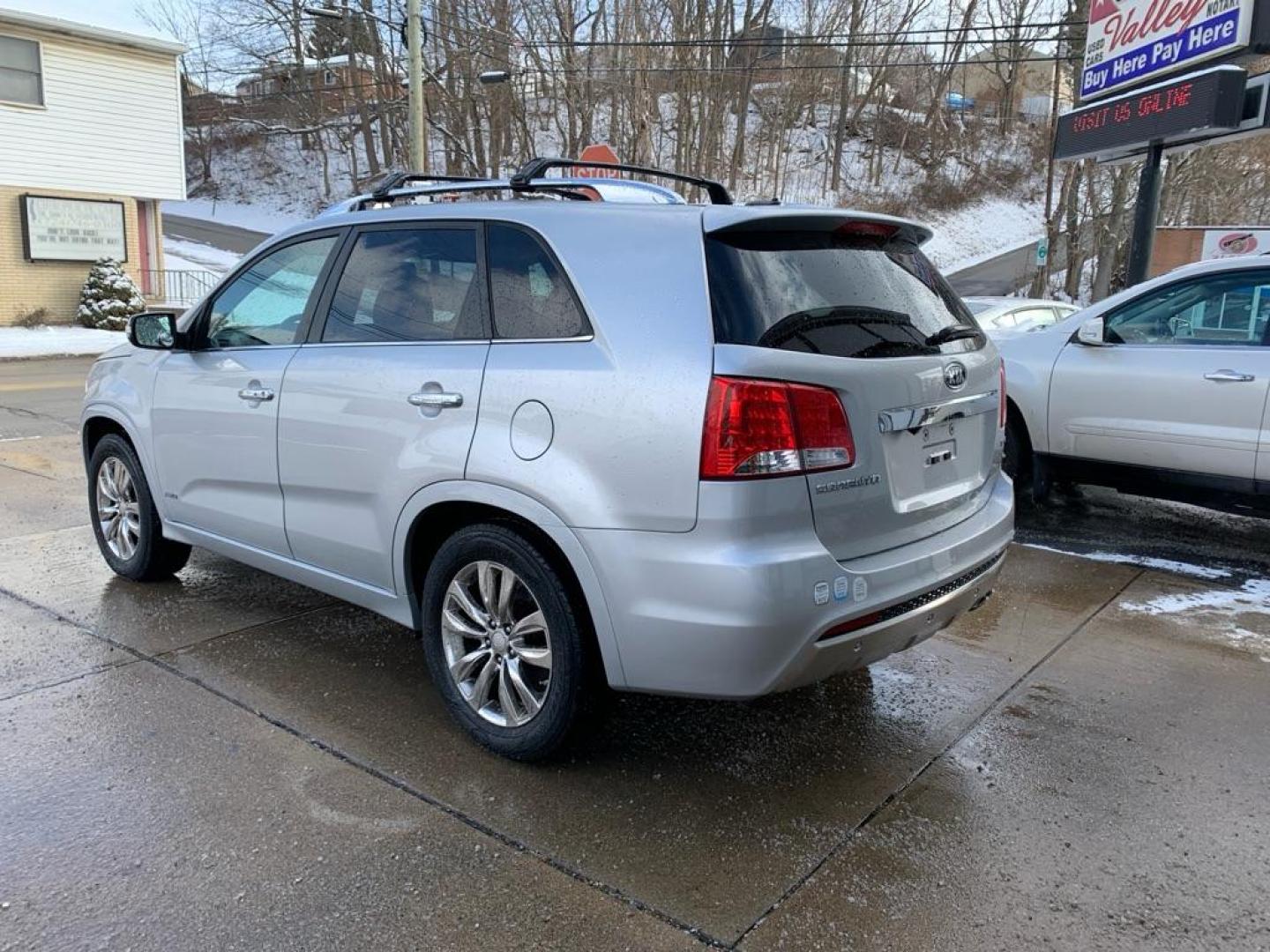 2011 SILVER KIA SORENTO SX (5XYKWDA26BG) with an 3.5L engine, Automatic transmission, located at 503 First Street, Canonsburg, PA, 15317, (724) 745-0566, 40.266006, -80.178413 - Photo#2