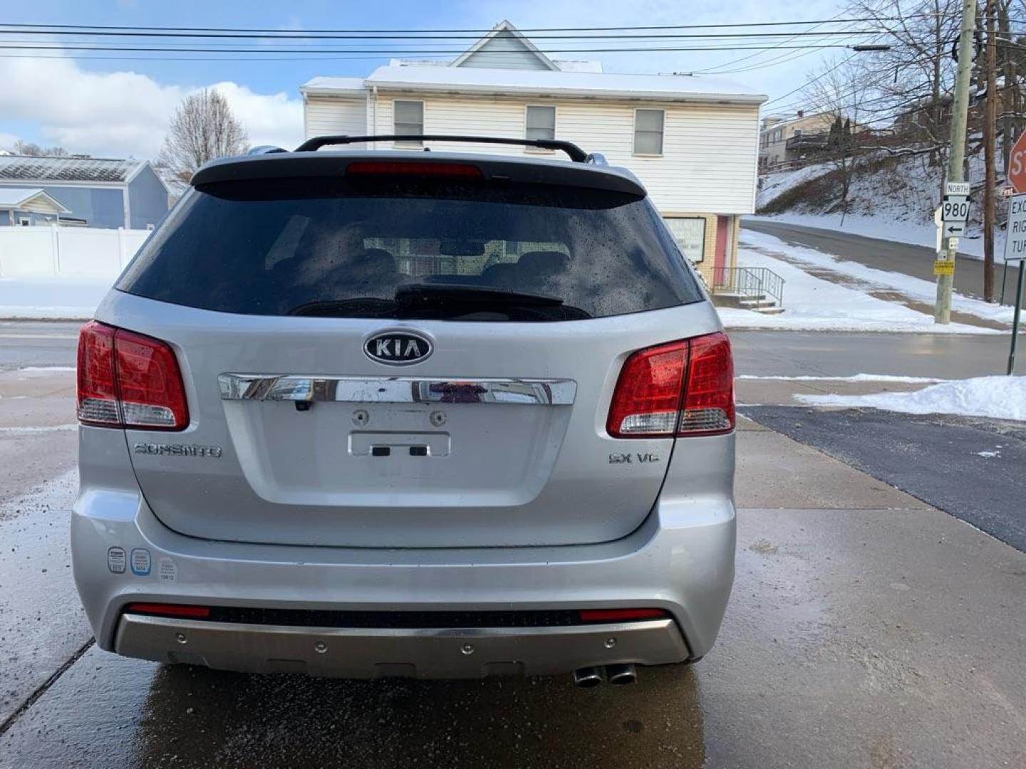 2011 SILVER KIA SORENTO SX (5XYKWDA26BG) with an 3.5L engine, Automatic transmission, located at 503 First Street, Canonsburg, PA, 15317, (724) 745-0566, 40.266006, -80.178413 - Photo#3