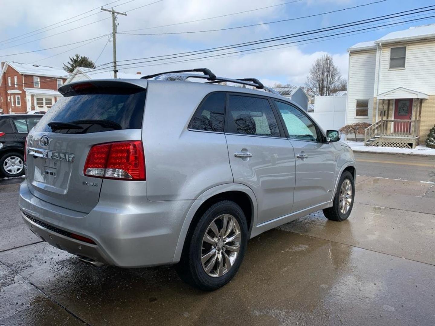 2011 SILVER KIA SORENTO SX (5XYKWDA26BG) with an 3.5L engine, Automatic transmission, located at 503 First Street, Canonsburg, PA, 15317, (724) 745-0566, 40.266006, -80.178413 - Photo#4