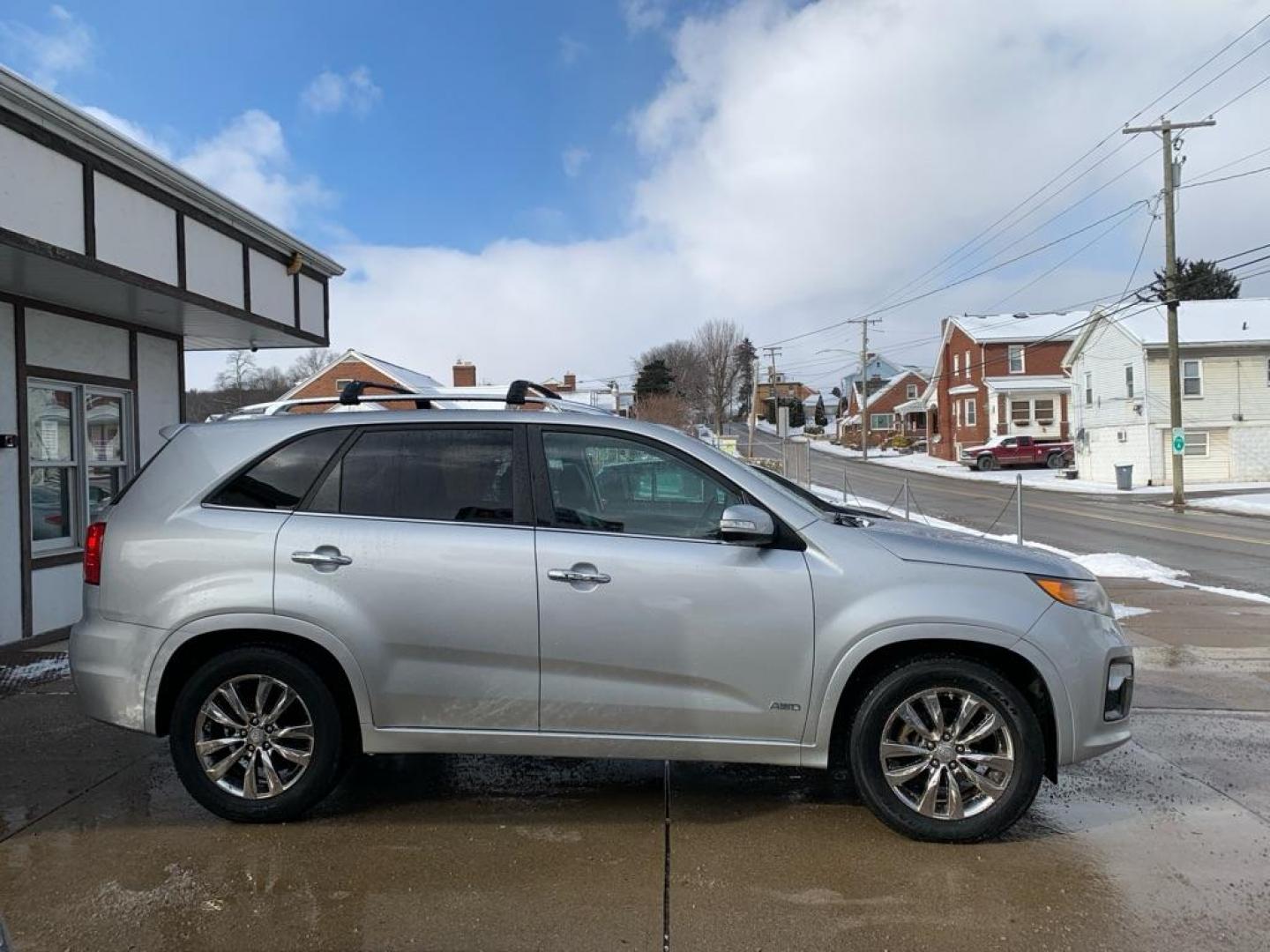 2011 SILVER KIA SORENTO SX (5XYKWDA26BG) with an 3.5L engine, Automatic transmission, located at 503 First Street, Canonsburg, PA, 15317, (724) 745-0566, 40.266006, -80.178413 - Photo#5