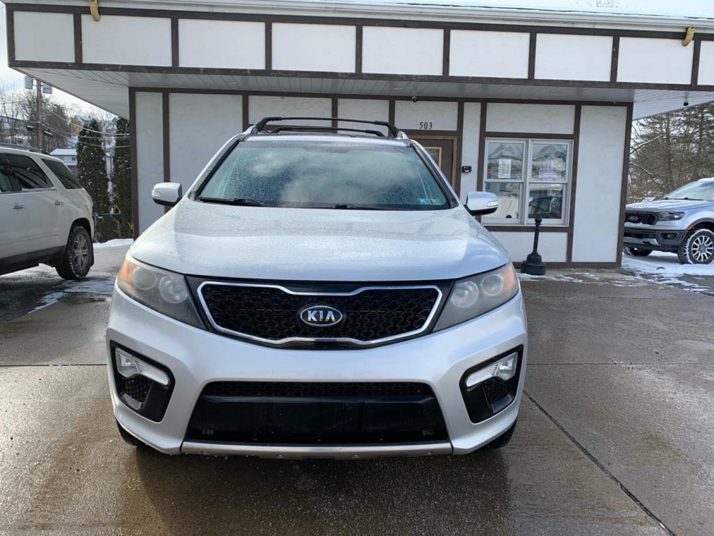 2011 SILVER KIA SORENTO SX (5XYKWDA26BG) with an 3.5L engine, Automatic transmission, located at 503 First Street, Canonsburg, PA, 15317, (724) 745-0566, 40.266006, -80.178413 - Photo#7