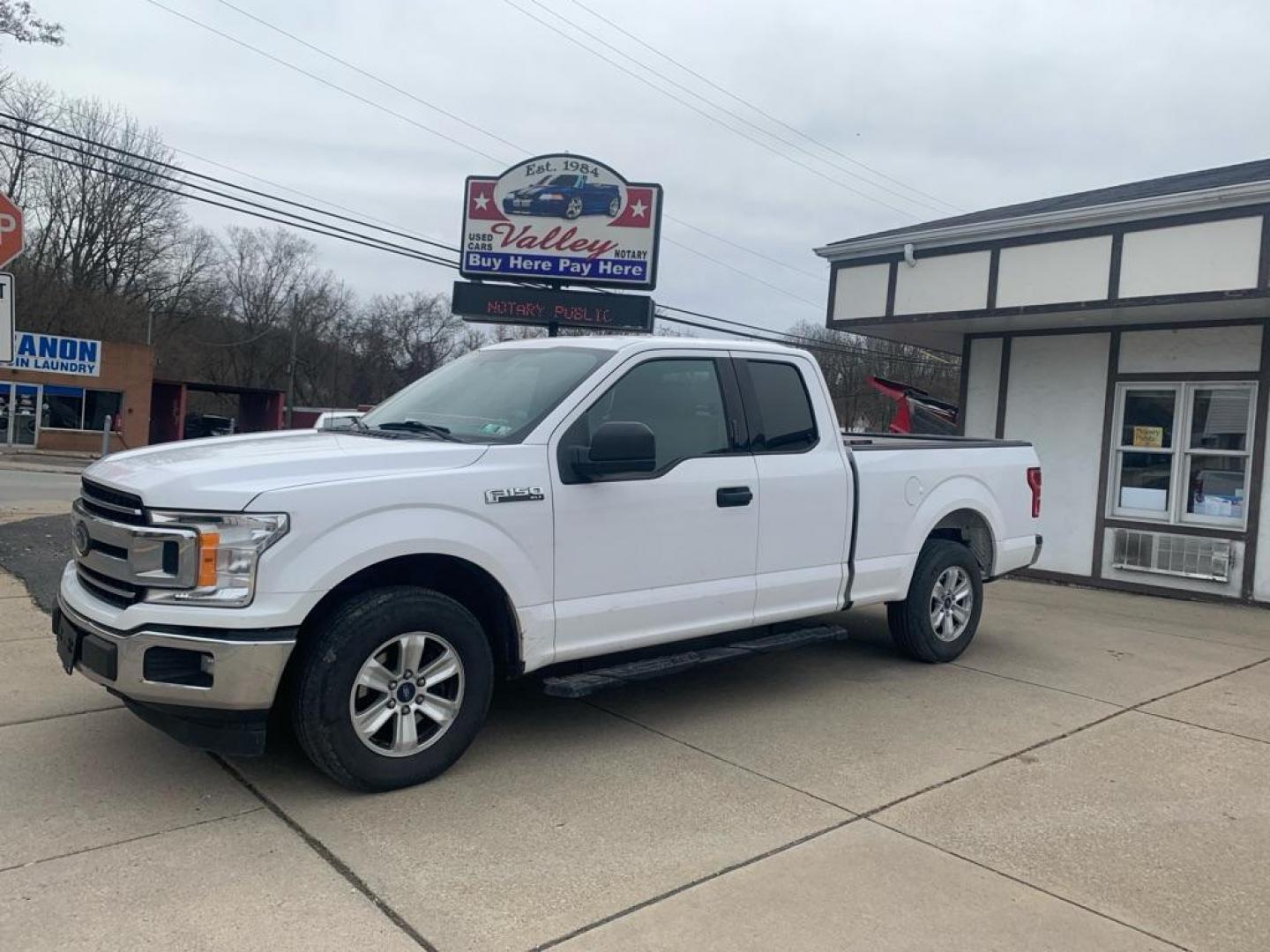 2018 WHITE FORD F150 SUPER CAB (1FTEX1C51JK) with an 5.0L engine, Automatic transmission, located at 503 First Street, Canonsburg, PA, 15317, (724) 745-0566, 40.266006, -80.178413 - Photo#0