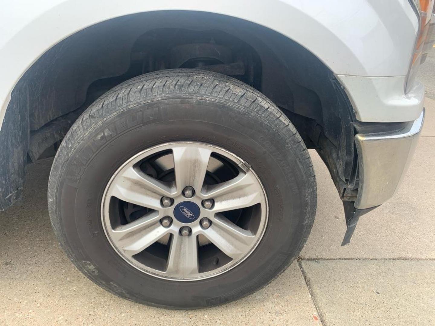 2018 WHITE FORD F150 SUPER CAB (1FTEX1C51JK) with an 5.0L engine, Automatic transmission, located at 503 First Street, Canonsburg, PA, 15317, (724) 745-0566, 40.266006, -80.178413 - Photo#12