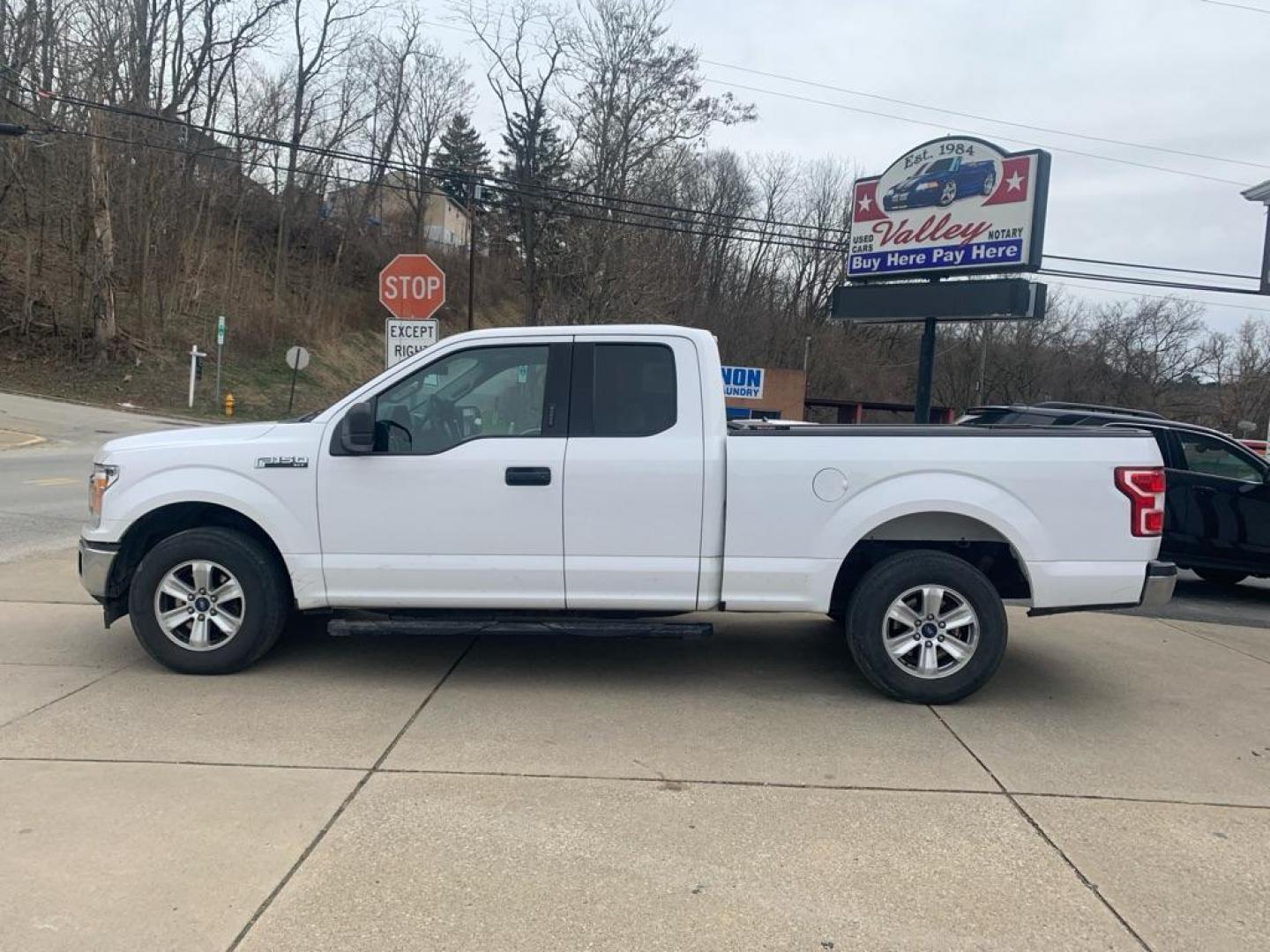 2018 WHITE FORD F150 SUPER CAB (1FTEX1C51JK) with an 5.0L engine, Automatic transmission, located at 503 First Street, Canonsburg, PA, 15317, (724) 745-0566, 40.266006, -80.178413 - Photo#1