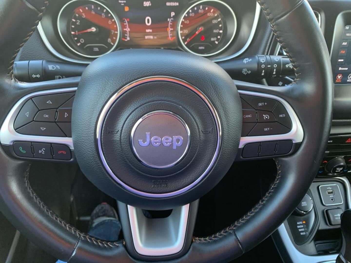 2018 SILVER JEEP COMPASS LATITUDE (3C4NJDBB2JT) with an 2.4L engine, Automatic transmission, located at 503 First Street, Canonsburg, PA, 15317, (724) 745-0566, 40.266006, -80.178413 - Photo#23