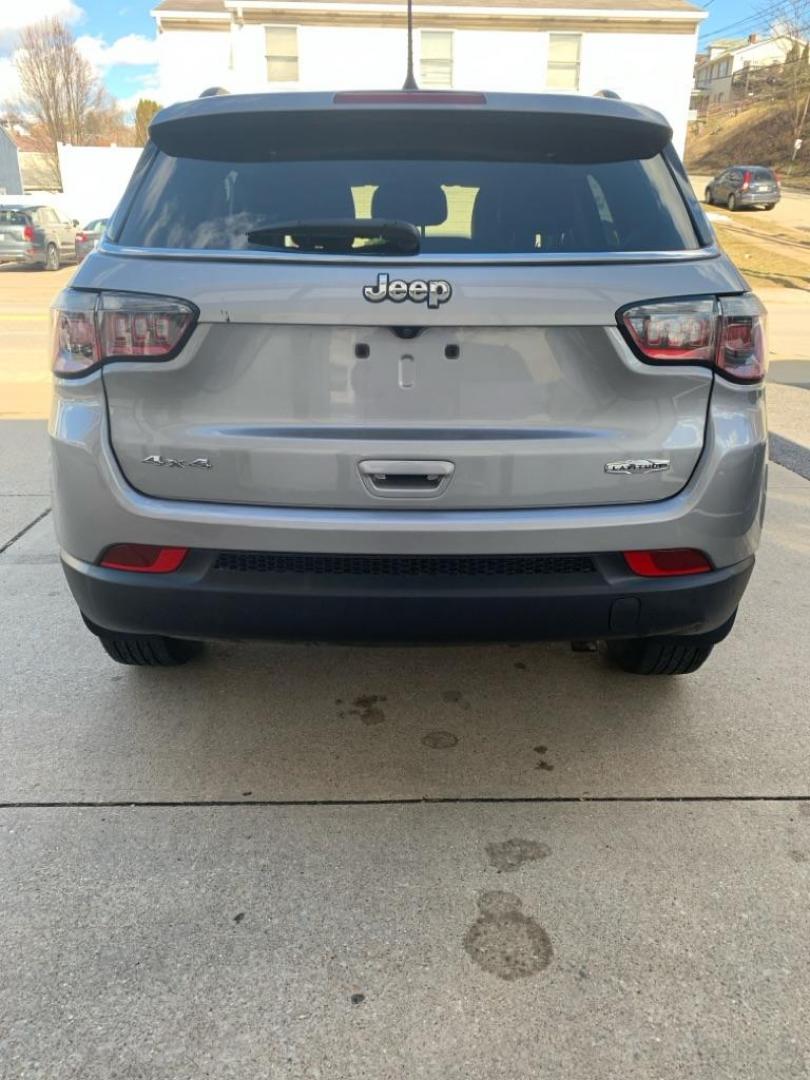 2018 SILVER JEEP COMPASS LATITUDE (3C4NJDBB2JT) with an 2.4L engine, Automatic transmission, located at 503 First Street, Canonsburg, PA, 15317, (724) 745-0566, 40.266006, -80.178413 - Photo#3