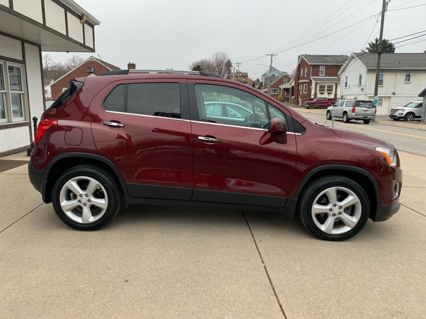 2016 RED CHEVROLET TRAX LTZ (3GNCJRSB5GL) with an 1.4L engine, Automatic transmission, located at 503 First Street, Canonsburg, PA, 15317, (724) 745-0566, 40.266006, -80.178413 - CARFAX AVAILABLE! ESTIMATED MPG: 24 CITY / 31 HWY WE FINANCE! FAST AND EASY APPROVALS! CALL US OR APPLY ONLINE: 724-745-0566 OFFICE WWW.USEDCARSCANONSBURGPA.COM AFTER HOURS QUESTIONS? TEXT US! 724-825-1817 - Photo#5