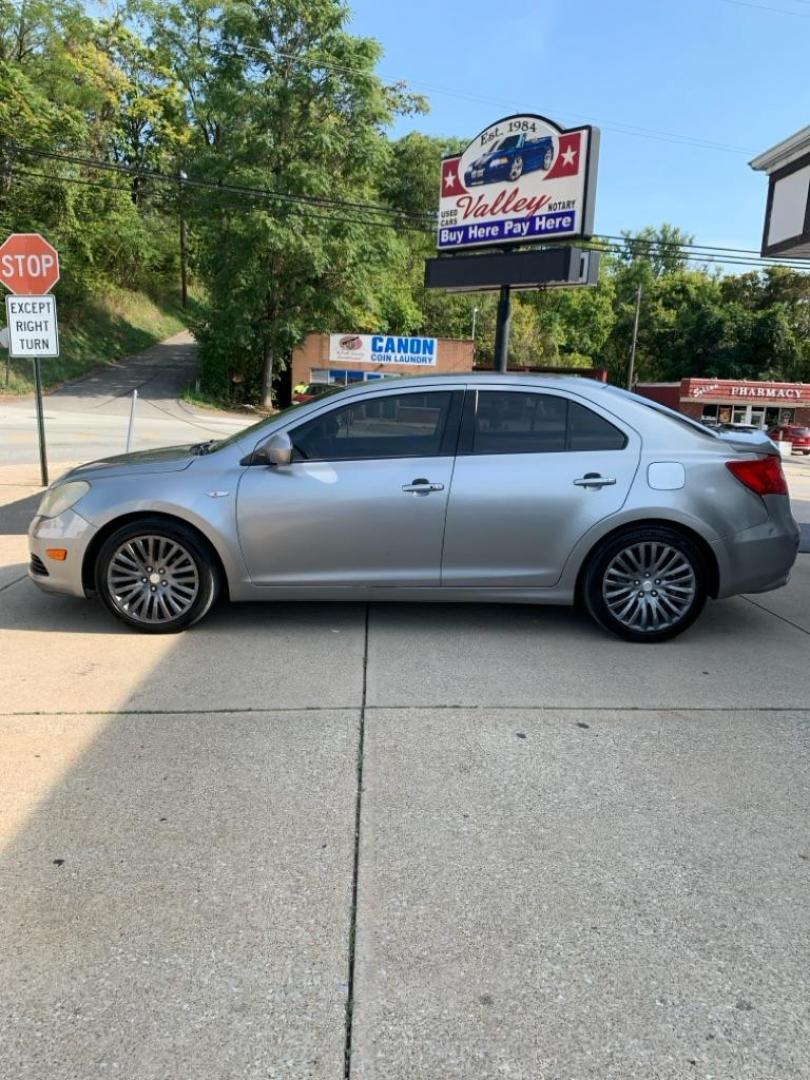 2011 SILVER SUZUKI KIZASHI SE (JS2RF9A38B6) with an 2.4L engine, Continuously Variable transmission, located at 503 First Street, Canonsburg, PA, 15317, (724) 745-0566, 40.266006, -80.178413 - Photo#1