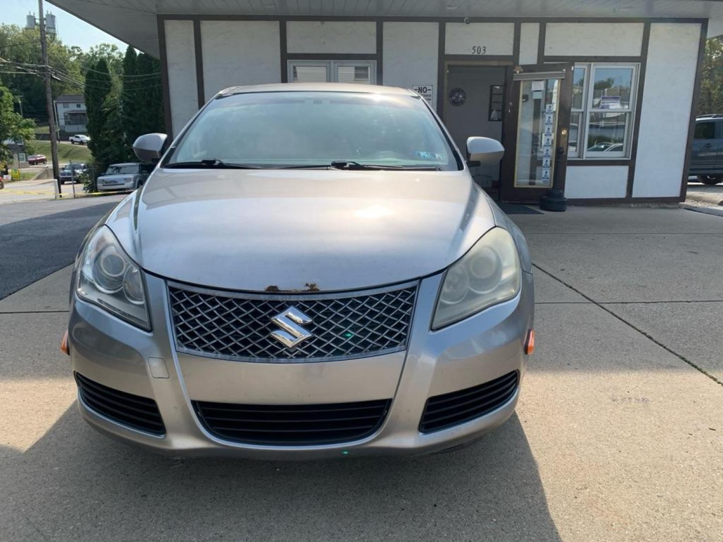 2011 SILVER SUZUKI KIZASHI SE (JS2RF9A38B6) with an 2.4L engine, Continuously Variable transmission, located at 503 First Street, Canonsburg, PA, 15317, (724) 745-0566, 40.266006, -80.178413 - Photo#7