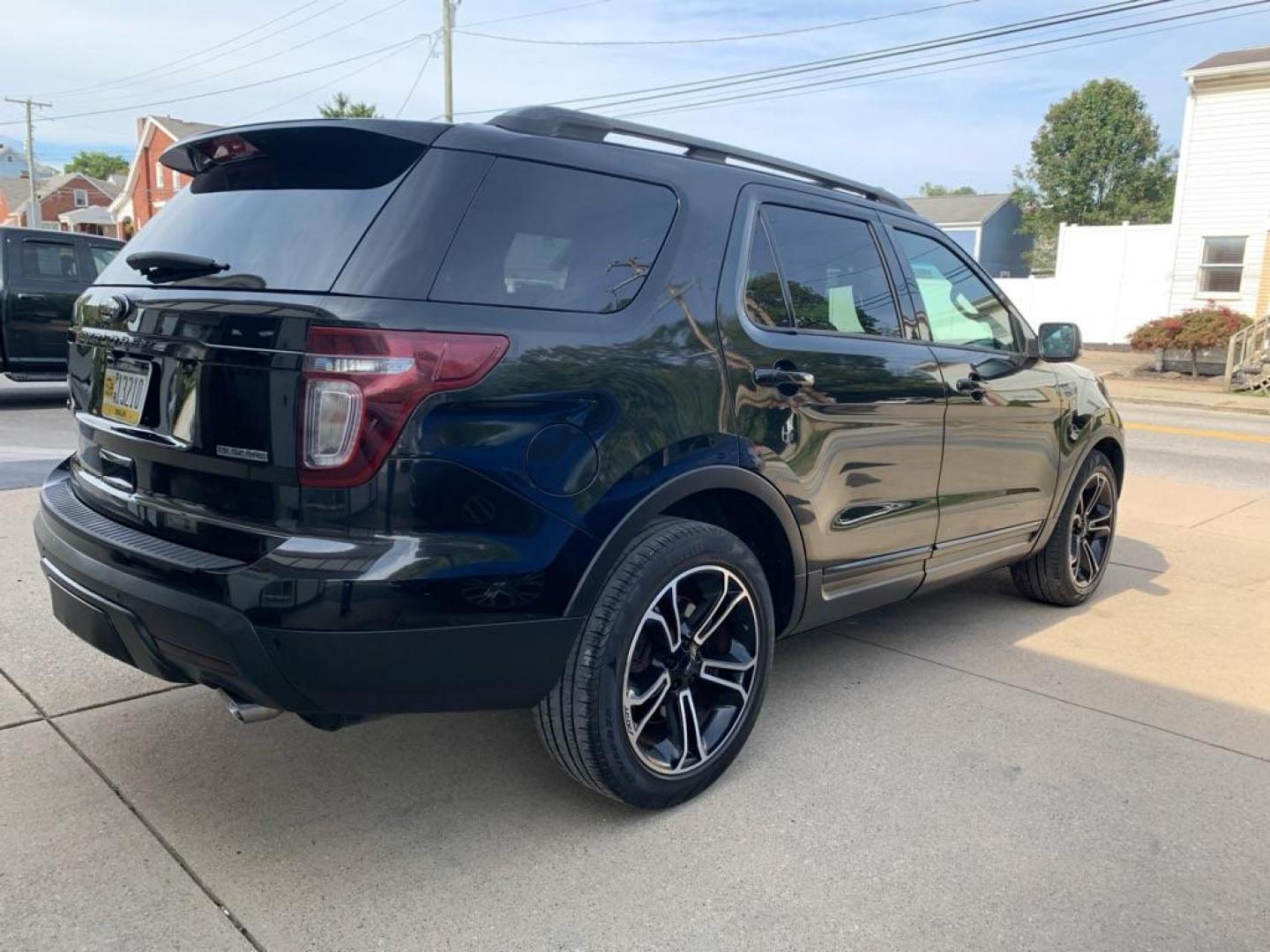 2015 BLACK FORD EXPLORER SPORT (1FM5K8GT1FG) with an 3.5L engine, Automatic transmission, located at 503 First Street, Canonsburg, PA, 15317, (724) 745-0566, 40.266006, -80.178413 - CAR FAX AVAILABLE! WE FINANCE! FAST AND EASY APPROVALS! CALL US OR APPLY ONLINE: 724-745-0566 OFFICE WWW.USEDCARSCANONSBURGPA.COM AFTER HOURS QUESTIONS? TEXT US! 724-825-1817 - Photo#4