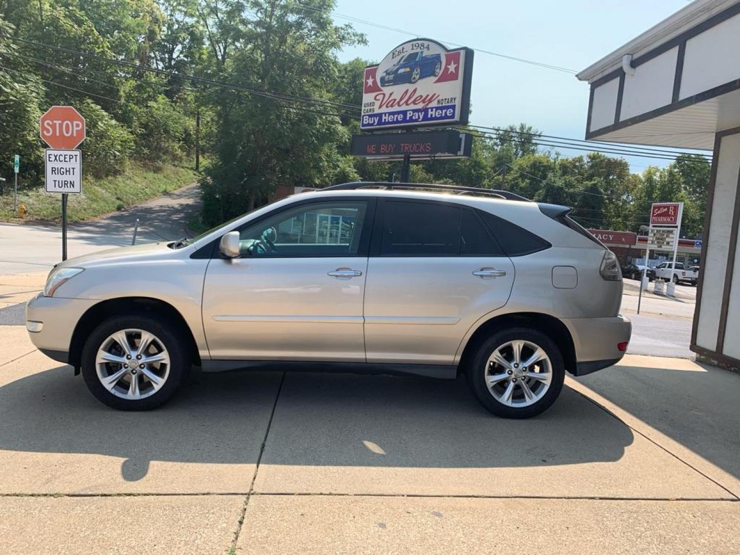 2008 GOLD LEXUS RX 350 (2T2HK31U58C) with an 3.5L engine, Automatic transmission, located at 503 First Street, Canonsburg, PA, 15317, (724) 745-0566, 40.266006, -80.178413 - THIS VEHICLE IS BEING SOLD UNDER CONSIGNMENT! CAR FAX AVAILABLE! NAVIGATION, BACK UP CAMERA, SUNROOF, AM/FM/SAT/TAPE/6 DISC CD CHANGER WITH TOUCH SCREEN DISPLAY, SUNROOF, HEATED SEATS WITH MEMORY, HANDS FREE VOICE ACTIVATION, RADIO CONTROLS ON STEERING WHEEL, UNIVERSAL GARAGE DOOR OPENER, CRUISE - Photo#1