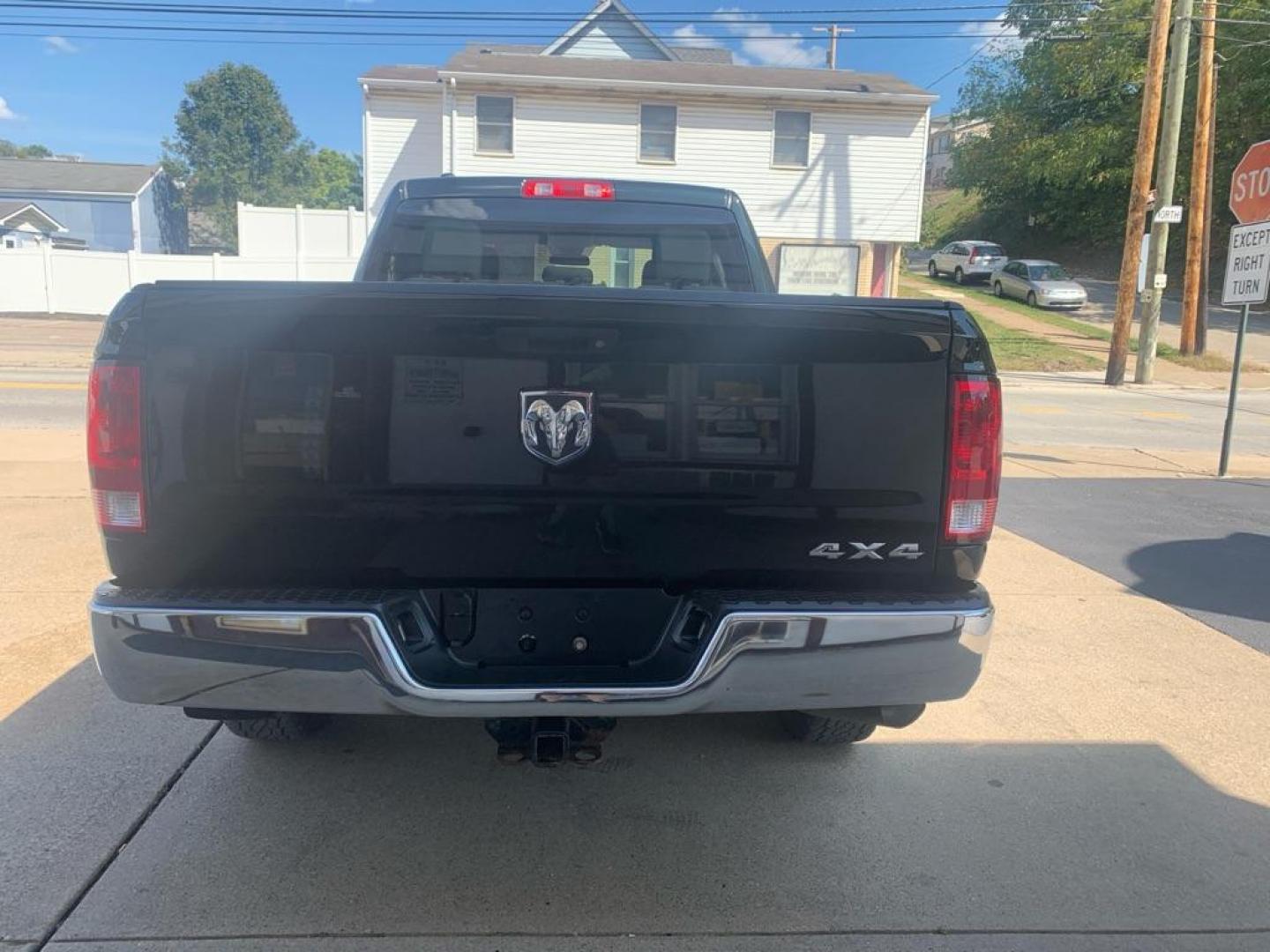 2016 GREEN RAM 1500 TRADESMAN (1C6RR7FG0GS) with an 3.6L engine, Automatic transmission, located at 503 First Street, Canonsburg, PA, 15317, (724) 745-0566, 40.266006, -80.178413 - CAR FAX AVAILABLE! 4X4, TOW PACKAGE, BED LINER, RUNNING BOARDS, AM/FM/XM/AUX/USB, CRUISE CONTROL, POWER DORRS, POWER WINDOWS, POWER MIRRORS ESTIMATED MPG: 16 CITY / 23 HIGHWAY WE FINANCE! FAST AND EASY APPROVALS! CALL US OR APPLY ONLINE: 724-745-0566 OFFICE WWW.USEDCARSCANONSBURGPA.COM AF - Photo#3