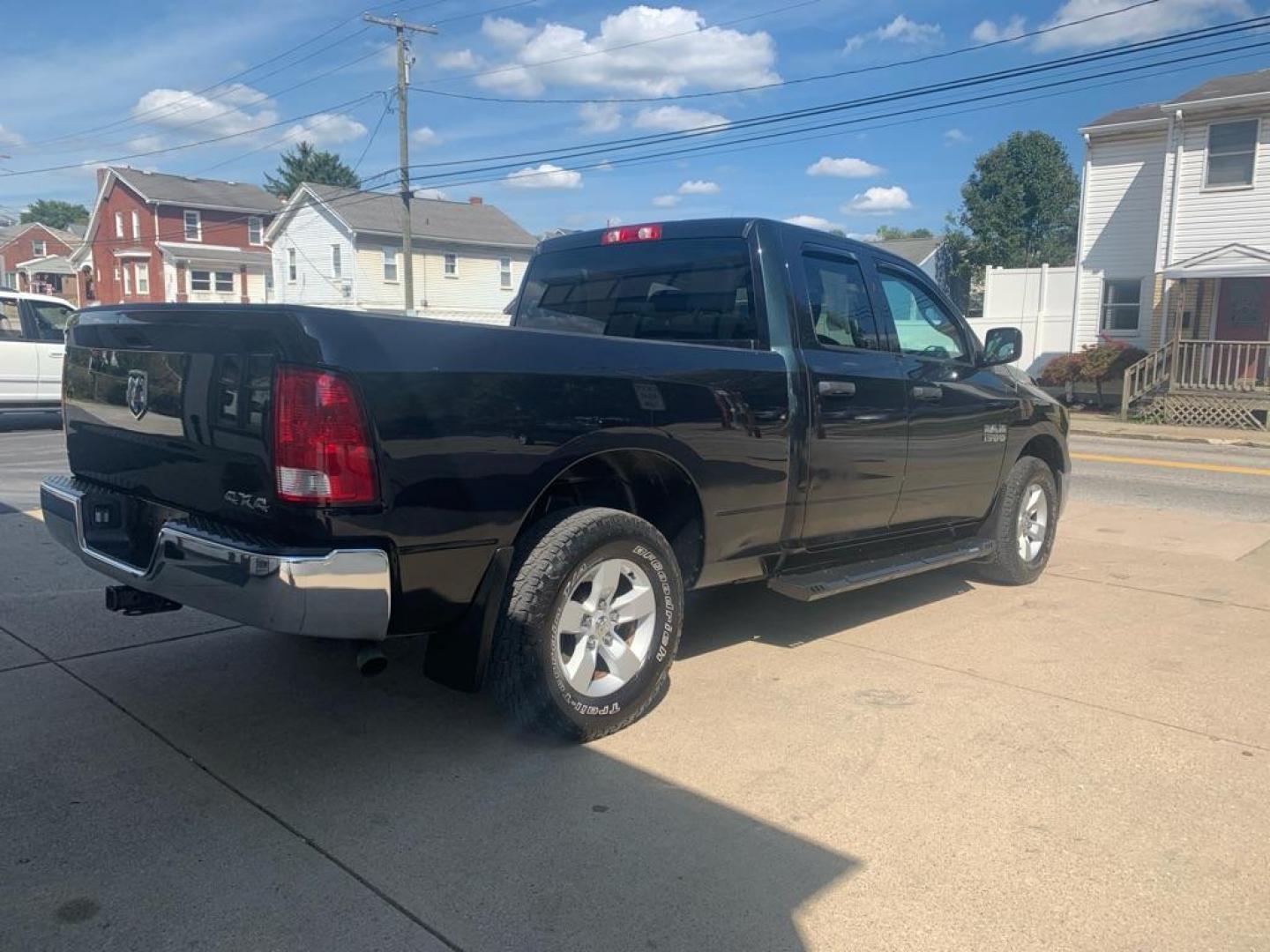 2016 GREEN RAM 1500 TRADESMAN (1C6RR7FG0GS) with an 3.6L engine, Automatic transmission, located at 503 First Street, Canonsburg, PA, 15317, (724) 745-0566, 40.266006, -80.178413 - CAR FAX AVAILABLE! 4X4, TOW PACKAGE, BED LINER, RUNNING BOARDS, AM/FM/XM/AUX/USB, CRUISE CONTROL, POWER DORRS, POWER WINDOWS, POWER MIRRORS ESTIMATED MPG: 16 CITY / 23 HIGHWAY WE FINANCE! FAST AND EASY APPROVALS! CALL US OR APPLY ONLINE: 724-745-0566 OFFICE WWW.USEDCARSCANONSBURGPA.COM AF - Photo#4