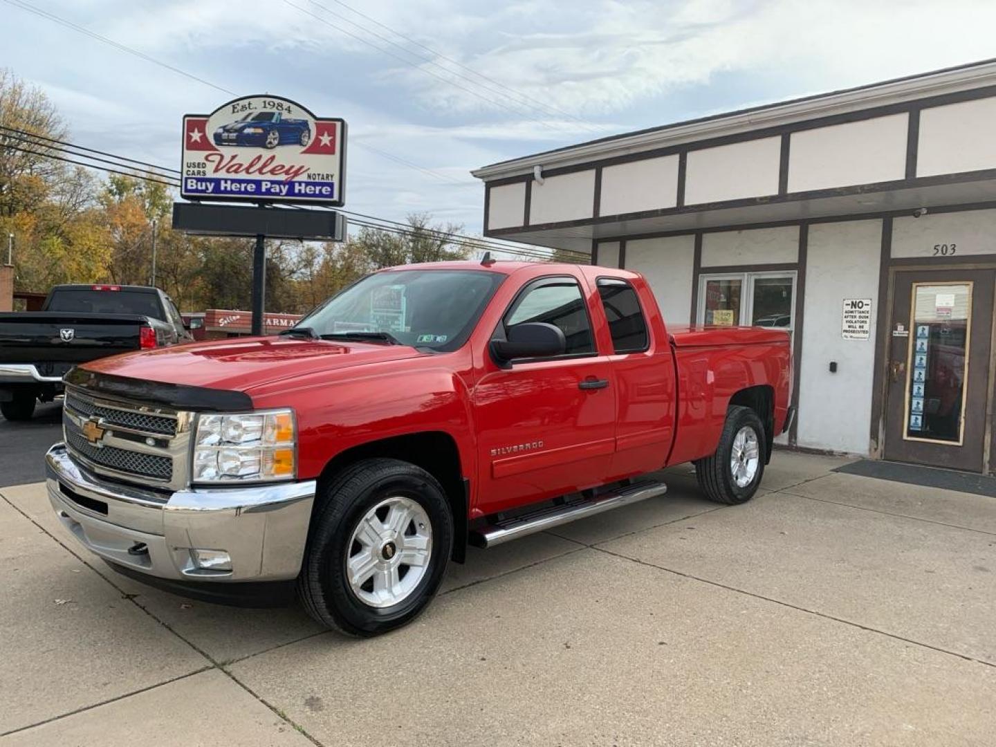 2013 RED CHEVROLET SILVERADO 1500 LT (1GCRKSE79DZ) with an 5.3L engine, Automatic transmission, located at 503 First Street, Canonsburg, PA, 15317, (724) 745-0566, 40.266006, -80.178413 - Photo#0