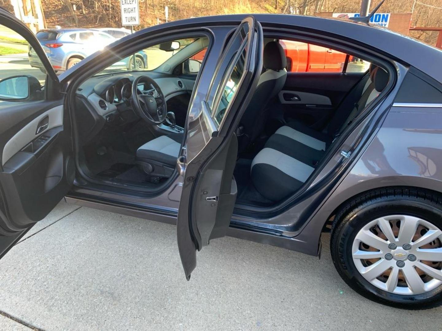 2011 GREY CHEVROLET CRUZE LS (1G1PC5SH5B7) with an 1.8L engine, Automatic transmission, located at 503 First Street, Canonsburg, PA, 15317, (724) 745-0566, 40.266006, -80.178413 - Photo#9