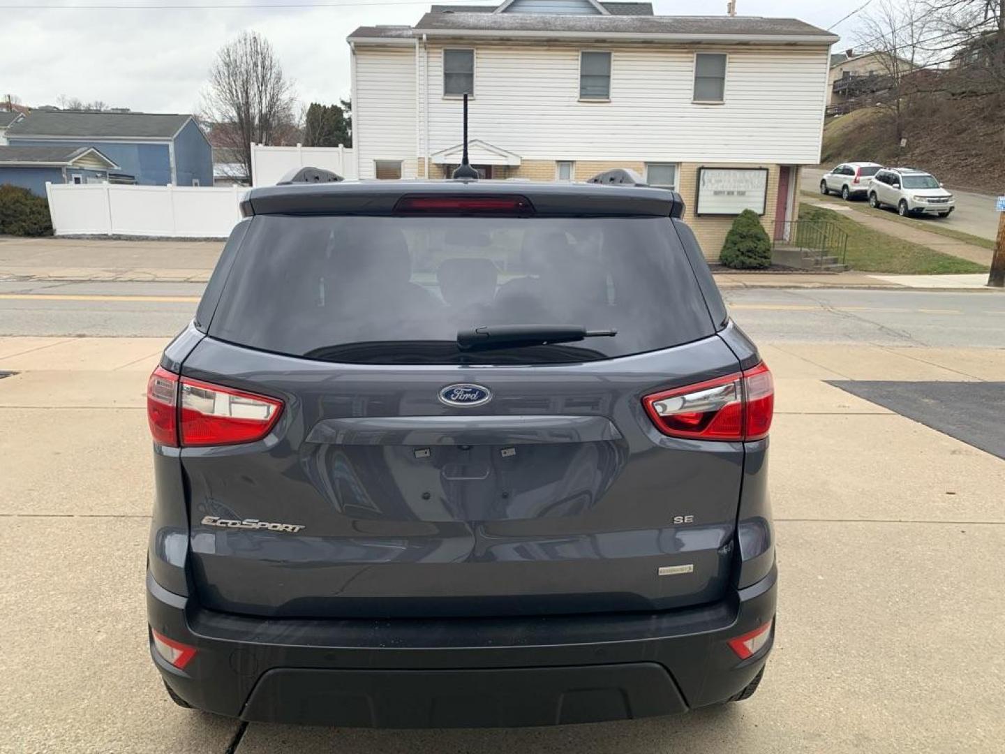 2020 GRAY FORD ECOSPORT SE (MAJ3S2GE4LC) with an 1.0L engine, Automatic transmission, located at 503 First Street, Canonsburg, PA, 15317, (724) 745-0566, 40.266006, -80.178413 - CARFAX IS AVAILABLE! BACK-UP CAMERA, MOON ROOF, AM/FM RADIO, BLUETOOTH TECHNOLOGY, CLOTH INTERIOR, POWER DRIVER SEAT, HEATED SEATS, CRUISE CONTROL, TRACTION CONTROL WE FINANCE! FAST AND EASY APPROVALS! CALL US OR APPLY ONLINE: 724-745-0566 OFFICE WWW.USEDCARSCANONSBURGPA.COM AFTER HOURS QUES - Photo#3