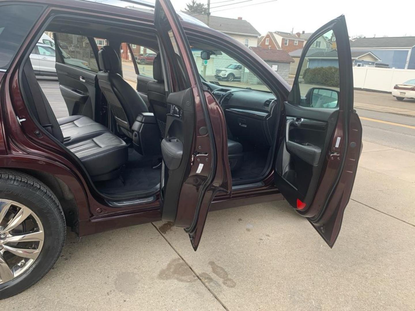 2012 MAROON KIA SORENTO SX (5XYKWDA27CG) with an 3.5L engine, Automatic transmission, located at 503 First Street, Canonsburg, PA, 15317, (724) 745-0566, 40.266006, -80.178413 - Photo#14