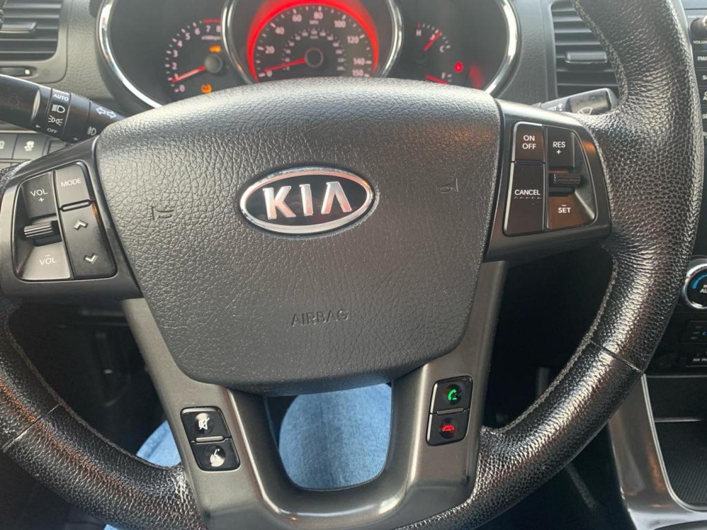 2012 MAROON KIA SORENTO SX (5XYKWDA27CG) with an 3.5L engine, Automatic transmission, located at 503 First Street, Canonsburg, PA, 15317, (724) 745-0566, 40.266006, -80.178413 - Photo#27